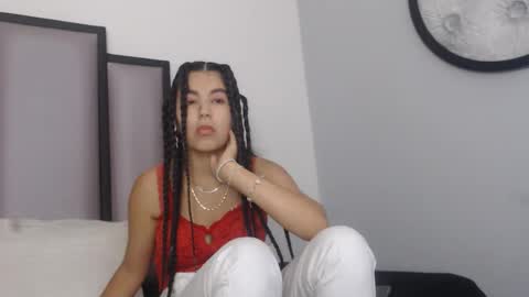 Snapshot of lucy__23 chatting on 12/16/25, 05:23 online show from 12/16/25, 05:23