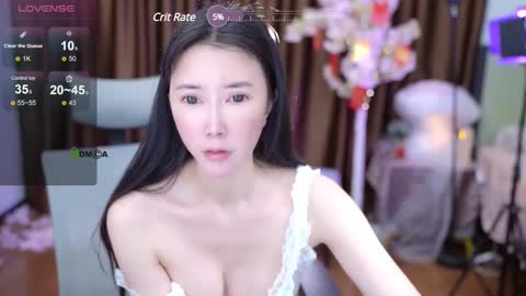 Snapshot of lucy__bb chatting on 02/01/25, 01:23 Lucy online show from 02/01/25, 01:23