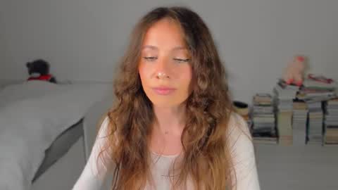 Snapshot of lucy__ray chatting on 10/24/25, 08:05 lucy__ray online show from 10/24/25, 08:05