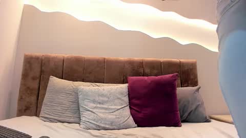 lucy_canel online show from 11/14/25, 08:13