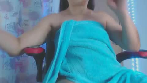 lucy online show from 02/05/25, 05:09