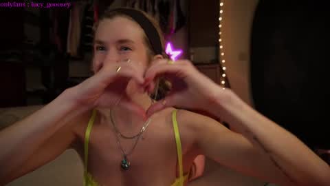 Snapshot of lucy_gooosey chatting on 01/11/25, 06:24 Lucy. online show from 01/11/25, 06:24