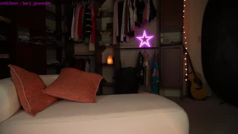 Snapshot of lucy_gooosey chatting on 01/13/25, 01:02 Lucy. online show from 01/13/25, 01:02