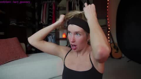 Snapshot of lucy_gooosey chatting on 01/14/25, 09:09 Lucy. online show from 01/14/25, 09:09