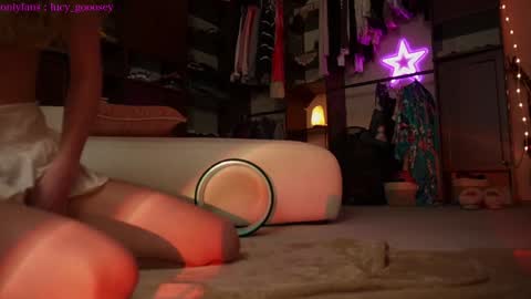 Snapshot of lucy_gooosey chatting on 01/15/25, 03:22 Lucy. online show from 01/15/25, 03:22