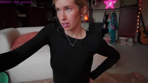 Snapshot of lucy_gooosey chatting on 01/15/25, 08:37 Lucy. online show from 01/15/25, 08:37