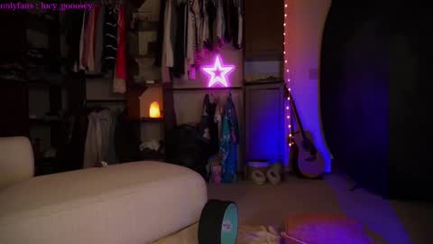 Snapshot of lucy_gooosey chatting on 01/19/25, 04:44 Lucy. online show from 01/19/25, 04:44
