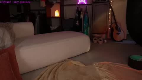 Snapshot of lucy_gooosey chatting on 01/31/25, 05:09 Lucy. online show from 01/31/25, 05:09