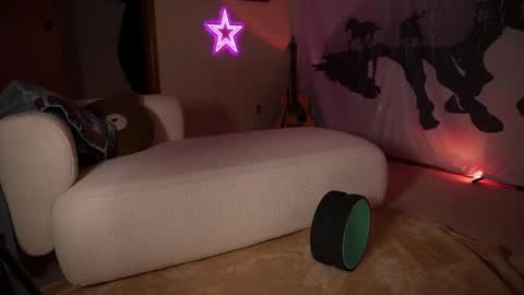 Snapshot of lucy_gooosey chatting on 02/17/25, 02:42 Lucy. online show from 02/17/25, 02:42