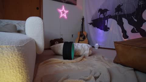 Snapshot of lucy_gooosey chatting on 02/27/25, 11:48 Lucy. online show from 02/27/25, 11:48