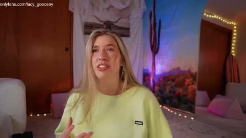 Snapshot of lucy_gooosey chatting on 09/26/25, 12:47 Lucy. online show from 09/26/25, 12:47