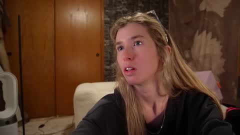 Snapshot of lucy_gooosey chatting on 12/05/25, 03:26 Lucy. online show from 12/05/25, 03:26