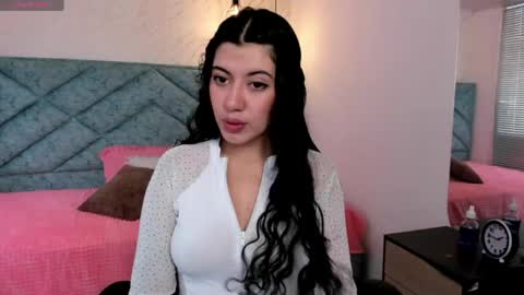 Snapshot of lucy_greys_ chatting on 04/29/26, 01:15 Lucy Greys online show from 04/29/26, 01:15