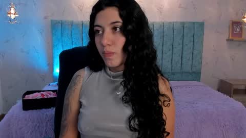 Snapshot of lucy_greys_ chatting on 07/09/26, 01:48 Lucy Greys online show from 07/09/26, 01:48