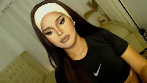    MONA    online show from 11/10/25, 05:45