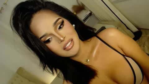    MONA    online show from 12/03/25, 05:33