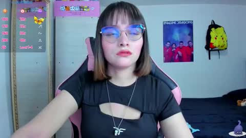 Snapshot of lucy_hess_ chatting on 10/09/25, 09:02 Lucy online show from 10/09/25, 09:02