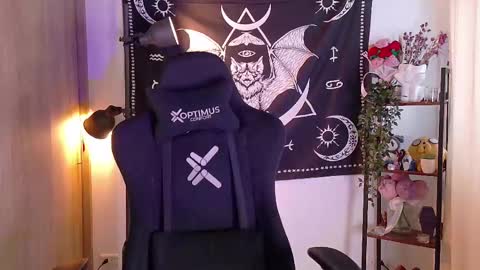 Snapshot of lucy_meoww chatting on 02/21/25, 09:54 lucy meoww online show from 02/21/25, 09:54