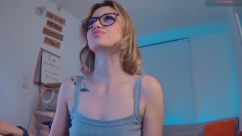 lucy online show from 01/10/25, 11:18