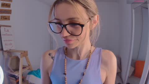 lucy online show from 01/12/25, 02:45