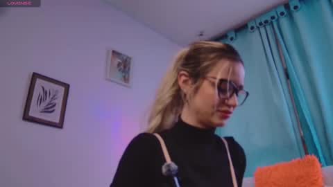 lucy online show from 02/23/25, 04:28