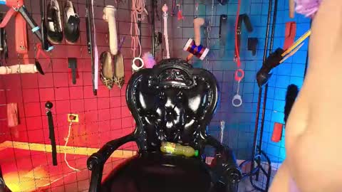 Lucy and slave maddy online show from 12/18/25, 08:59