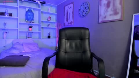 Lucy  online show from 02/06/25, 08:45