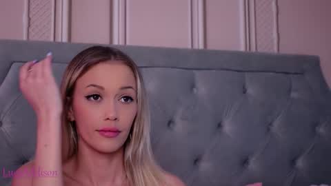 LucyAddison online show from 11/28/25, 07:49