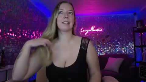 lucyallen4201 online show from 06/18/26, 12:09