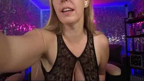 lucyallen4201 online show from 08/04/26, 01:46