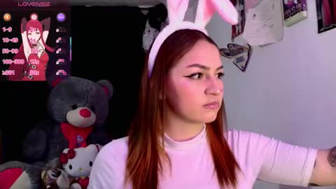 Snapshot of lucycherry__ chatting on 11/01/25, 01:40 LUCIA online show from 11/01/25, 01:40