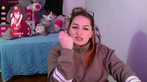 Snapshot of lucycherry__ chatting on 11/25/25, 12:10 LUCIA online show from 11/25/25, 12:10