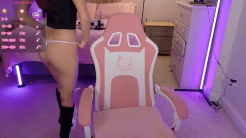 lucydelrey57 online show from 02/04/26, 08:47