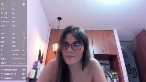 Snapshot of lucyferr_ chatting on 01/26/25, 03:38 Luca Valentina online show from 01/26/25, 03:38
