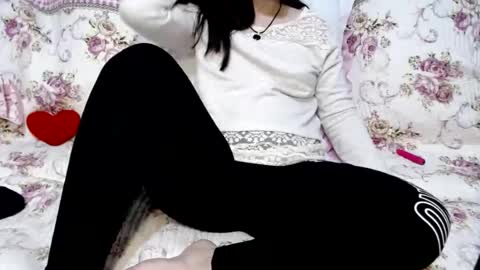 Snapshot of lucygolds chatting on 12/15/24, 11:34 LucyGoldS online show from 12/15/24, 11:34