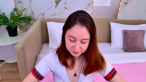 Lucy  online show from 02/05/26, 04:55