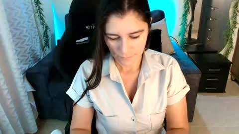 Snapshot of lucyli_ chatting on 07/15/26, 10:53 LUCY online show from 07/15/26, 10:53
