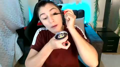 Snapshot of lucyli_ chatting on 07/19/26, 12:20 LUCY online show from 07/19/26, 12:20