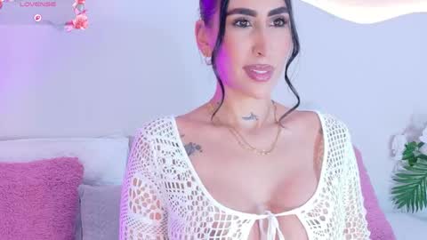 Lucy Lunne online show from 05/02/26, 08:47
