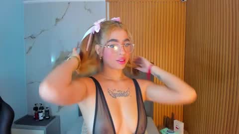 Snapshot of lucymars1 chatting on 03/02/26, 12:23 L U C Y online show from 03/02/26, 12:23