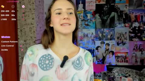 Lucy Rose online show from 09/12/25, 06:46