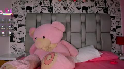 Snapshot of lucyrosse_ chatting on 10/07/25, 11:07 Lucy online show from 10/07/25, 11:07