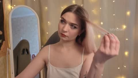 Lucy online show from 02/02/26, 11:31