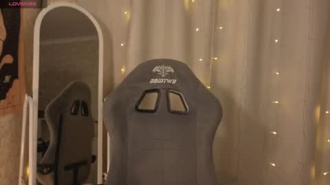 Lucy online show from 03/30/26, 07:04