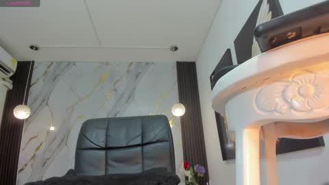 Luciana online show from 01/12/25, 07:32