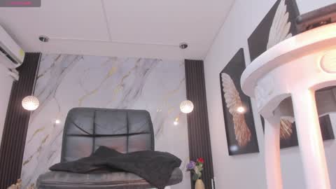 Luciana online show from 02/01/25, 06:10