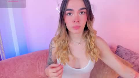 Snapshot of lucyvega4 chatting on 10/24/25, 05:04 Lucy online show from 10/24/25, 05:04