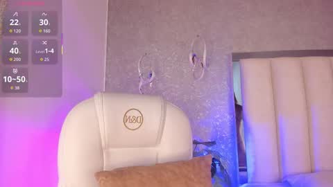 Snapshot of lucyvega4 chatting on 11/24/25, 05:07 Lucy online show from 11/24/25, 05:07