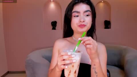 Snapshot of lucyweiss_ chatting on 09/15/25, 08:20 Lucy online show from 09/15/25, 08:20