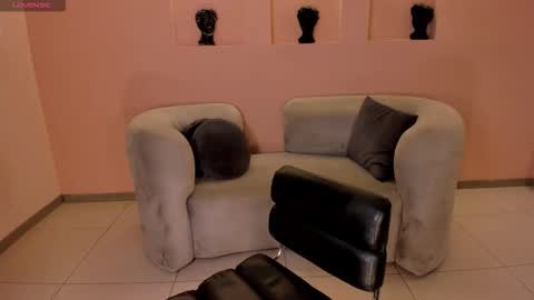 Snapshot of lucyweiss_ chatting on 09/17/25, 09:16 Lucy online show from 09/17/25, 09:16